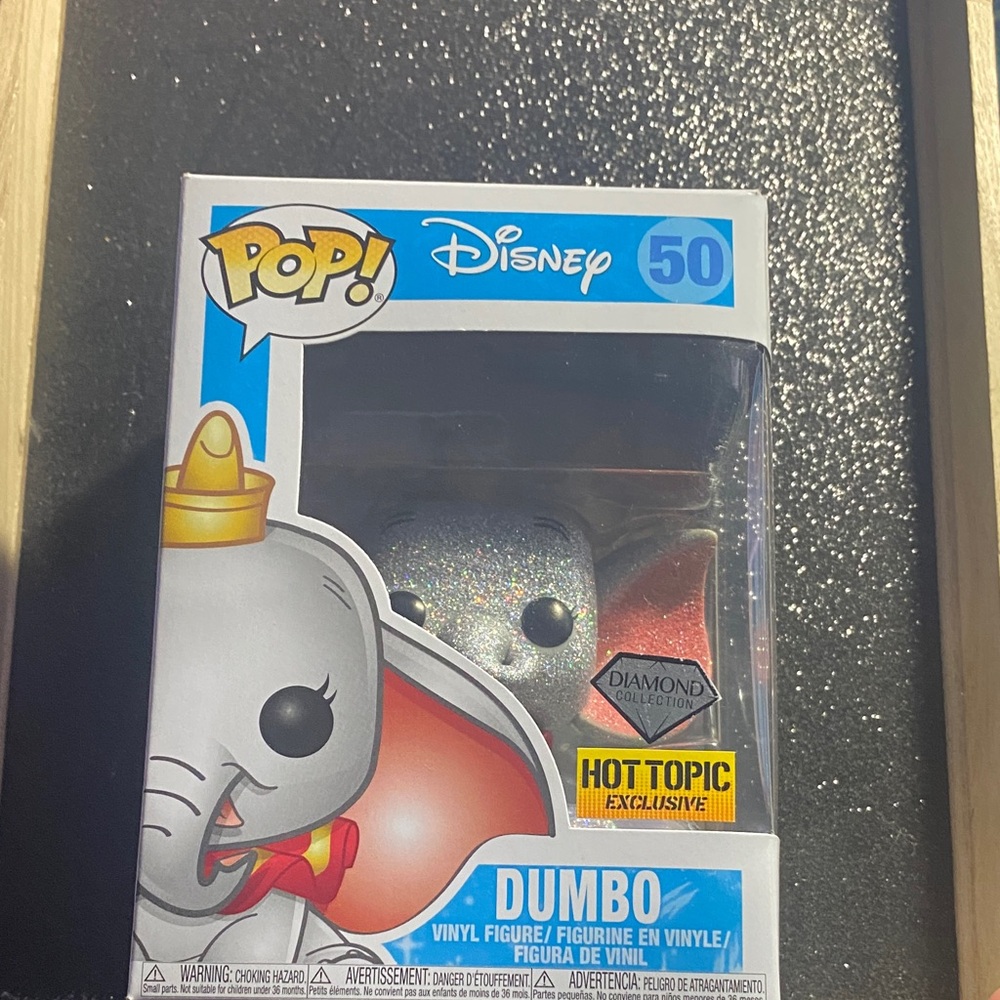 Funko Disney Dumbo Diamond Collection - Silver & Red Accents